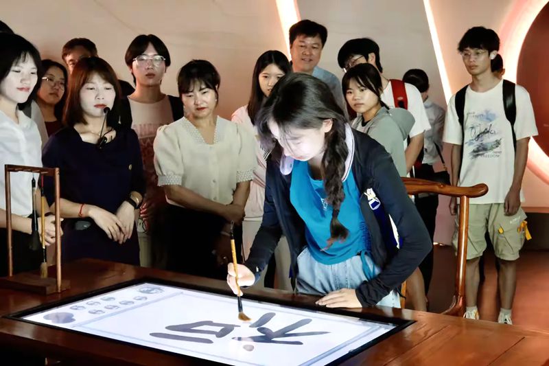 仓山区仓山镇开展“遇见非遗”闽台文化交流活动