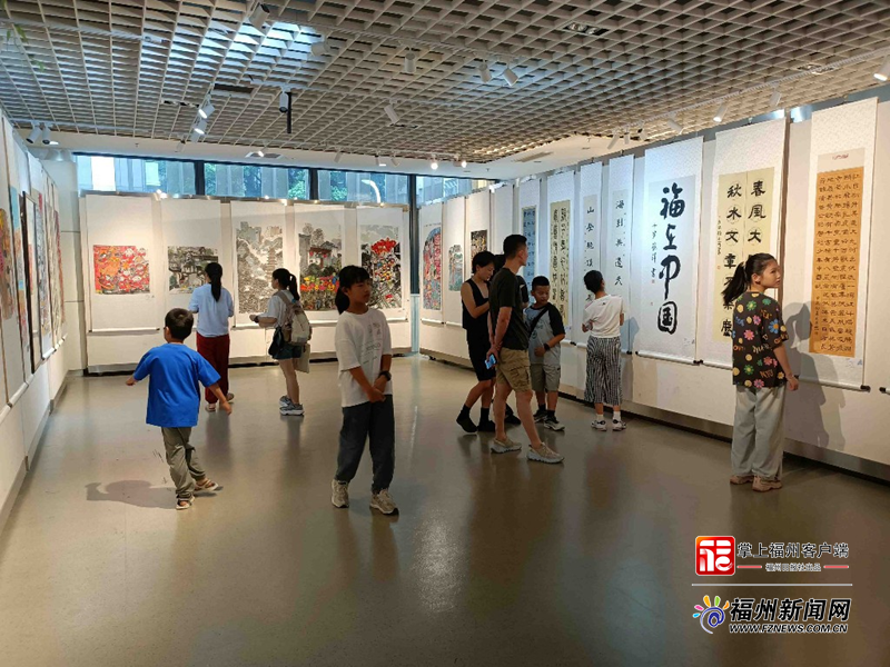 第十一届榕台中小学生书画交流展启幕