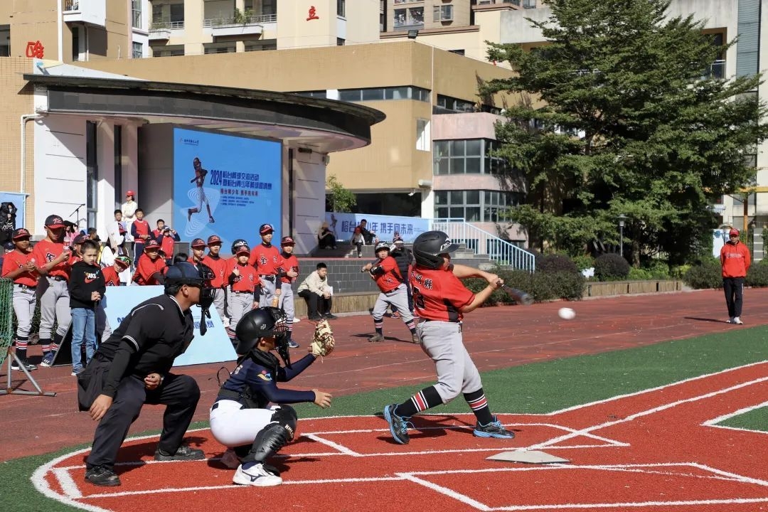 看，台湾校园棒球少年们来福州中小学做客啦！