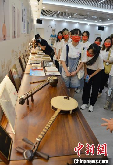 两岸青年福州开启“寻福闽都”研习体验营