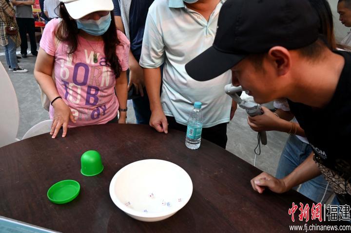 “情满中秋月 两岸一家亲”书画云端交流会在福州举行