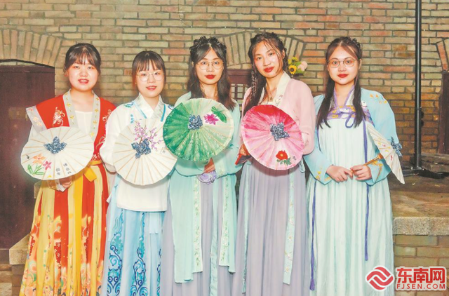 这对台湾“姐妹花”的梦想清单居然是……