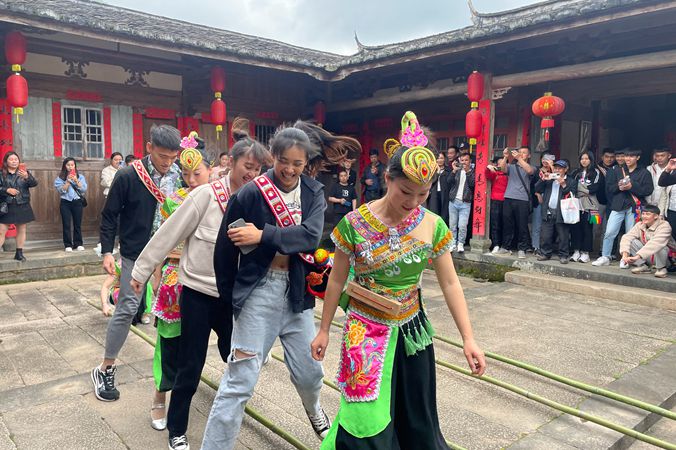 台湾少数民族乐舞艺术团来榕交流