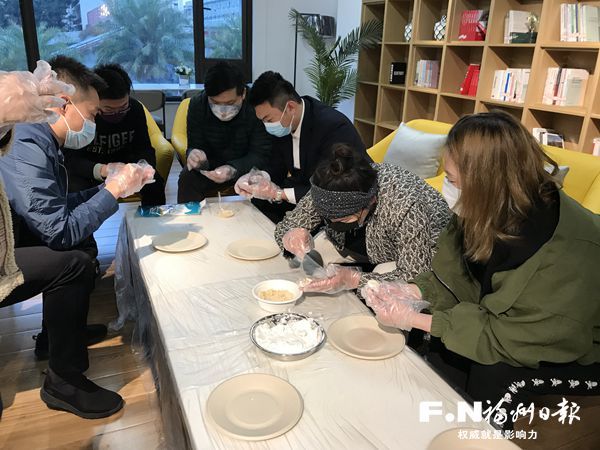 两岸青年一起包汤圆！在福州感受到“家”的味道