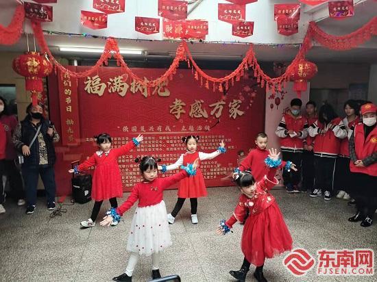在榕台胞进社区开展“拗九节”志愿服务 融入当地生活
