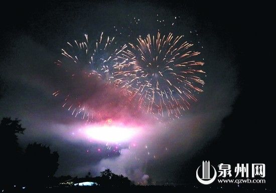 连续8年