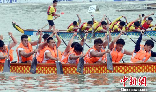 两岸龙舟队挥桨竞渡2016中华龙舟大赛福州站比赛