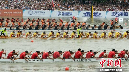 两岸龙舟队挥桨竞渡2016中华龙舟大赛福州站比赛