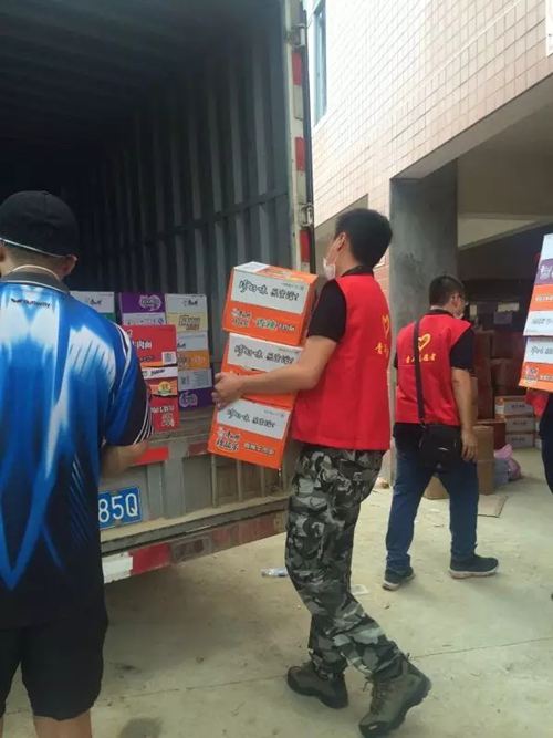 他们，让青春的旗帜，在抢险救灾一线飘扬