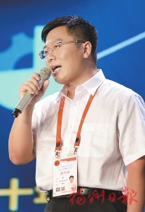 携手拥抱新时代　同心担当筑梦想