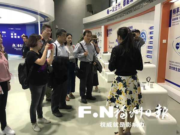 “海峡两岸网络新媒体大陆行”走进福州 