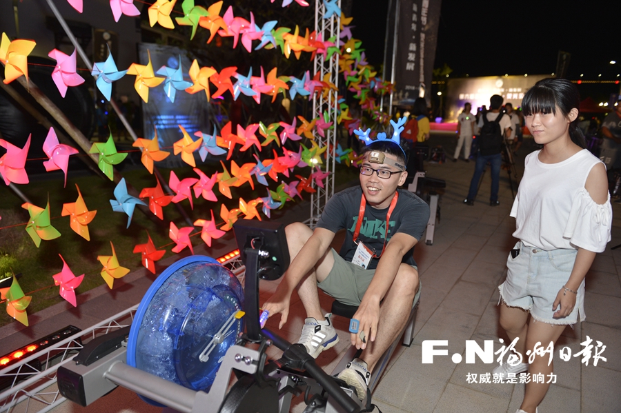 海青交流营地“夜生活”多姿多彩